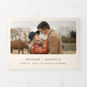 Rustikaler Rotkäppchenbauernhof QR-Code Hochzeit Dreifach Gefaltete Einladung (Cover)