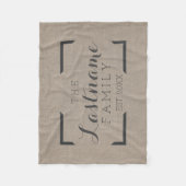 Rustikaler Schoß - Eigene Familie oder Hochzeitsze Fleecedecke (Vorderseite)