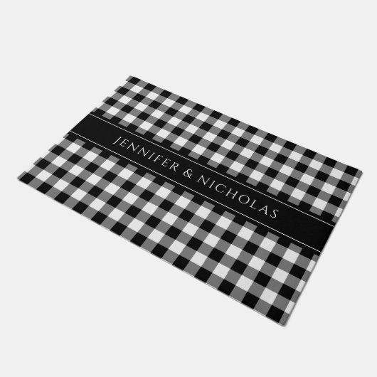 Rustikaler Schwarz-Weiß-Karierter Gingham-Name Fußmatte (Schrägansicht)