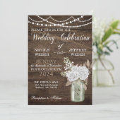 Rustikaler Stall Wedding Wood Mason Jar Floral Einladung (Stehend Vorderseite)