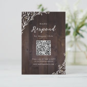 Rustikaler Stall Wood Boho Floral Land QR Code RSVP Karte (Stehend Vorderseite)