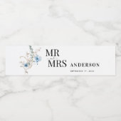 rustikaler staubiger Blauton Wasserfarbe Blumenstr Wasserflaschenetikett (Einzelnes Label)