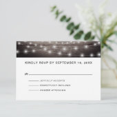 Rustikaler String Lights Lavender RSVP Karte (Stehend Vorderseite)