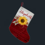 Rustikaler Vintager hölzerner Kleiner Weihnachtsstrumpf<br><div class="desc">Fügen Sie Ihre Namen- oder Monogramminitialen diesen niedlichen rustikalen Landsonnenblume WeihnachtsStrümpfen hinzu, und behalten Sie sie als dauerhafter Schatz für Jahre zu gekommen. Der Vintage Entwurf stellt ein klassisches rotes und weißes Artholz dar, wenn eine elegante Watercolorsonnenblume durch Schnurlichter, Burgunder-Stechpalmenbeeren, ein kariertes Band des Tartan und Goldakzente belichtet ist. Über...</div>