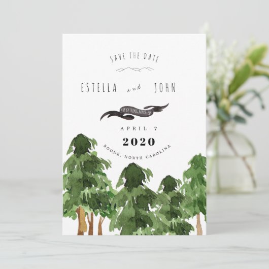 Rustikaler Waldberg Save the Date Hochzeit Einladung (Stehend Vorderseite)