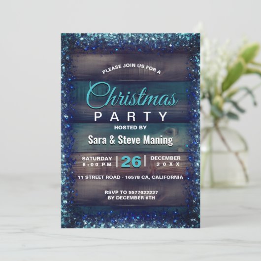 Rustikaler Weihnachtsfeiertag blauer Glitzer Einladung (Stehend Vorderseite)