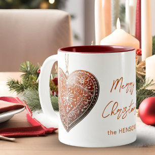 Rustikaler Weihnachtskek mit traditioneller Dekora Zweifarbige Tasse