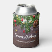 Rustikaler Weihnachtstisch mit Kiefer und Schnee Dosenkühler (Kanne Vorderseite)