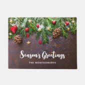 Rustikaler Weihnachtstisch mit Kiefer und Schnee Fußmatte (Vorderseite)