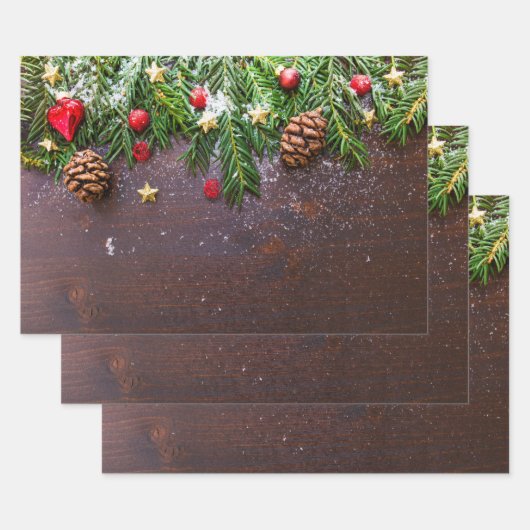 Rustikaler Weihnachtstisch mit Kiefer und Schnee Geschenkpapier Set (Set)