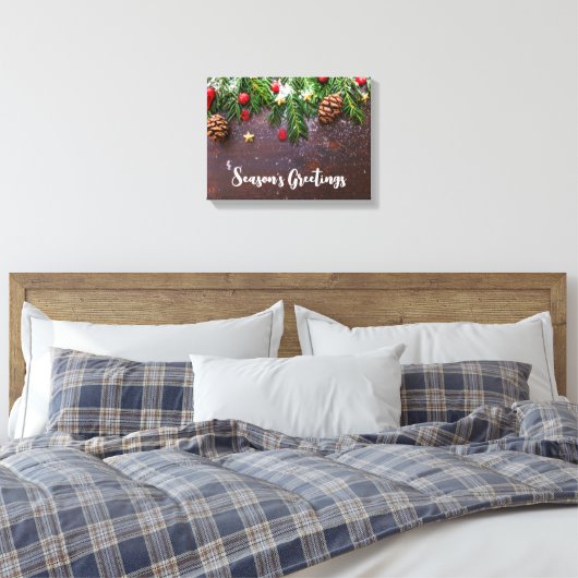 Rustikaler Weihnachtstisch mit Kiefer und Schnee Leinwanddruck (Insitu (Schlafzimmer))