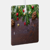 Rustikaler Weihnachtstisch mit Kiefer und Schnee Ornament Aus Metall (Vorderseite Rechts)