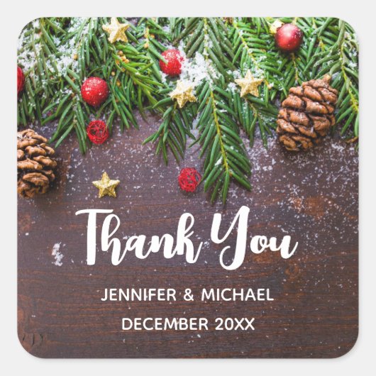 Rustikaler Weihnachtstisch mit Kiefer und Schnee Quadratischer Aufkleber (Vorderseite)
