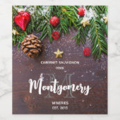 Rustikaler Weihnachtstisch mit Schnee und Kiefern Weinetikett (Einzelnes Label)