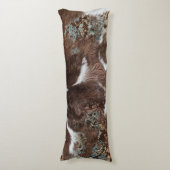 Rustikaler Western Cowhide Leder Seitenschläferkissen (Vorderseite Vertikal)