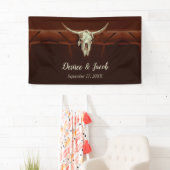 Rustikaler Western Hochzeit brauner Bull Skull Banner (Insitu)