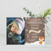 Rustikaler Winter Onederland Fox 1. Geburtstag Einladung (Stehend Vorderseite)