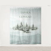 Rustikaler Winter Wedding Arch Forest Green ID1049 Wandteppich (Vorderseite)