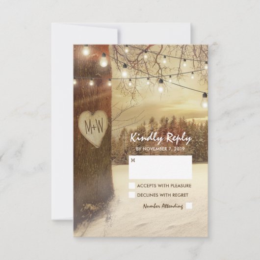 Rustikaler Winterbaum Twinkle Lights Wedding RSVP Karte (Vorderseite)