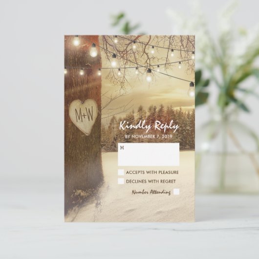 Rustikaler Winterbaum Twinkle Lights Wedding RSVP Karte (Stehend Vorderseite)