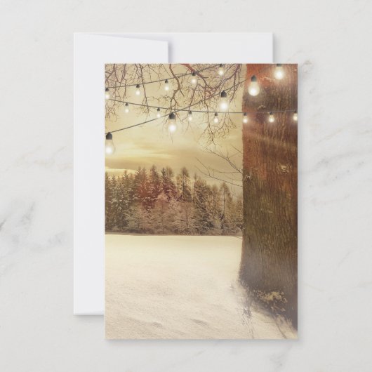 Rustikaler Winterbaum Twinkle Lights Wedding RSVP Karte (Rückseite)