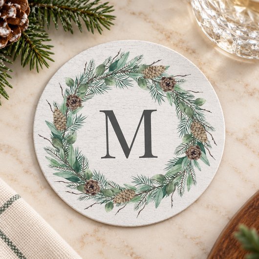 Rustikaler Wintergrün-Monogramm-Initial-Kranz Runder Pappuntersetzer