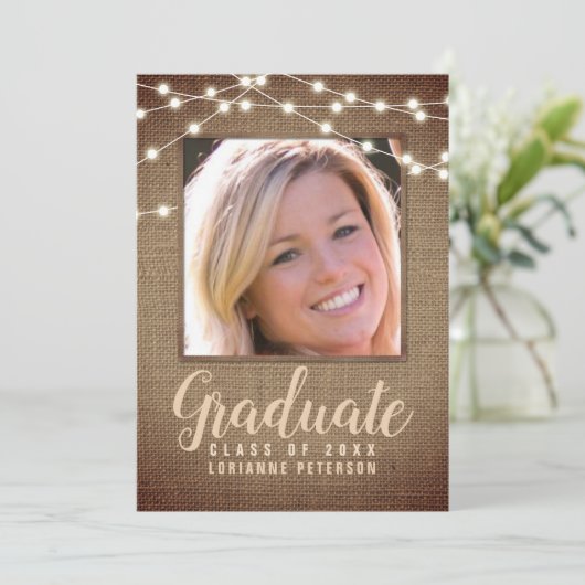 Rustikales Abschluss String Lights Brown Burlap Fo Ankündigung (Stehend Vorderseite)