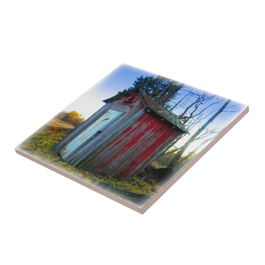 Rustikales altes Schrottplatz-Nebengebäude Fliese (Seite)