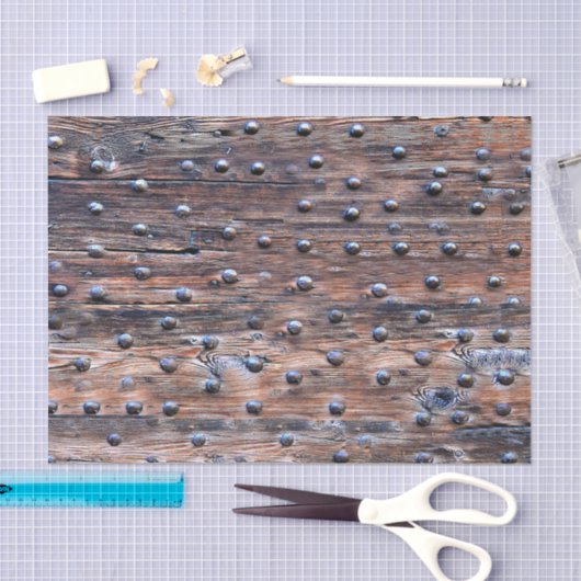 Rustikales altes verwittertes Holz mit Nägeln Seidenpapier (Handwerk)