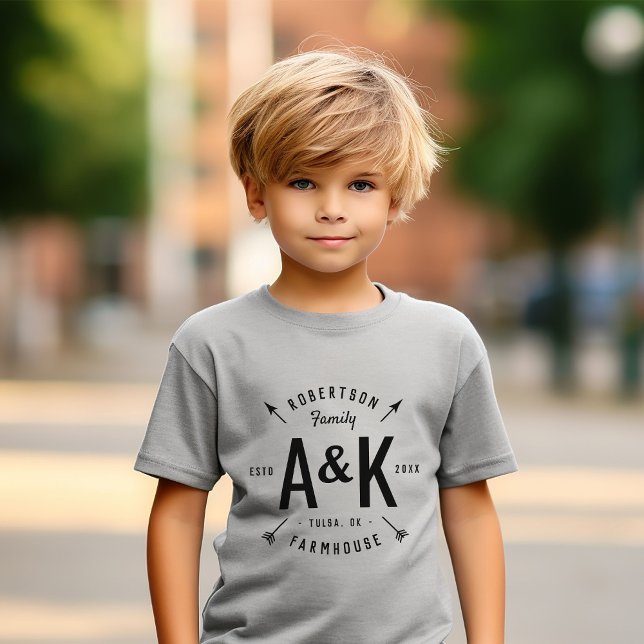 Rustikales Arrow-Monogram-Bauernhaus (Von Creator hochgeladen)