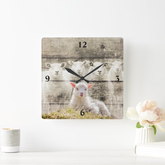 Rustikales Baby Lamb Burlap Square Wall Clock Quadratische Wanduhr (Zuhause)