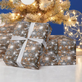 Rustikales Barnholz, frostige Silberschneeflocken Geschenkpapier