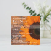 Rustikales Barnholz Sonnenblumen Brautparty Einladung (Stehend Vorderseite)