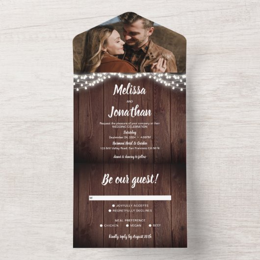 Rustikales Barnholz-String Lights Beige Foto Hochz All In One Einladung (Innen Boden)