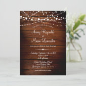 Rustikales Barnholz und Streichellichter Hochzeit Einladung (Stehend Vorderseite)