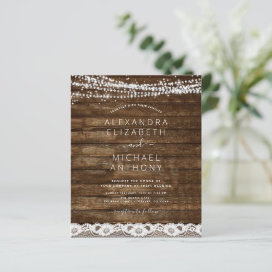 Rustikales Bauernhaus mit Lichtereihen (Stehend Vorderseite)