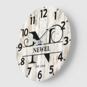 Rustikales Bauernhaus N Monogram Große Wanduhr (Winkel)