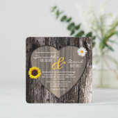 Rustikales Baumherz Sonnenblume und Daisy Hochzeit Einladung (Stehend Vorderseite)
