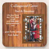 Rustikales Bed and Breakfast 🌿 Logo für benutzerd Getränkeuntersetzer (Vorderseite)