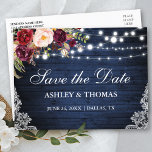 Rustikales blaues Holz Lights Lace Floral Save the Ankündigungspostkarte<br><div class="desc">Rustic Blue Wood String Lights Lace Watercolor Burgundy Floral Save the Date Postcard - Printing Back</div>