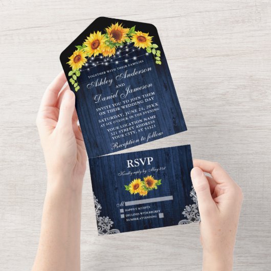 Rustikales blaues Holz Sonnenblumen Lichter Hochze All In One Einladung (Abreißen)