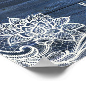 Rustikales blaues Holz Spitzen Weiße Blume Begrüßu Poster (Ecke)