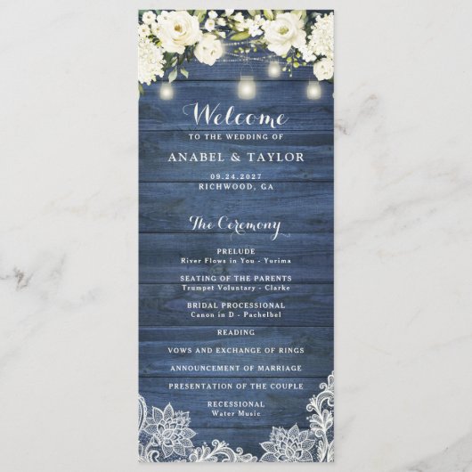 Rustikales blaues Holz weiße Blume Hochzeit Programm (Vorderseite)