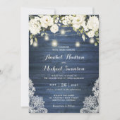 Rustikales blaues Holz Weiße Blume Spitzen Mason J Einladung (Vorderseite)