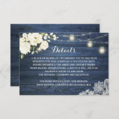 Rustikales blaues Holz weiße Blumenspitze Hochzeit Einladung (Vorne/Hinten)