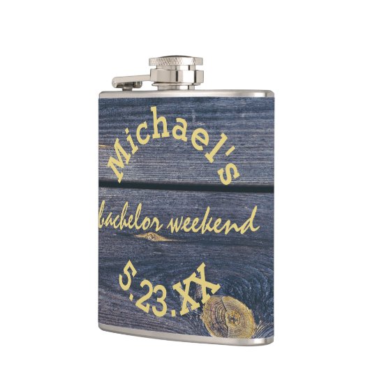 Rustikales Blauholz | Bachelor Weekend Monogram Flachmann (Links)