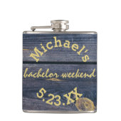 Rustikales Blauholz | Bachelor Weekend Monogram Flachmann (Vorderseite)
