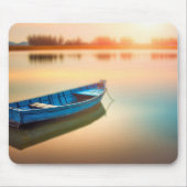 Rustikales Blue Rowboat auf Calm Lake Mousepad (Vorne)