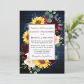 Rustikales Blue Wood Mixed Floral Frame Wedding Einladung (Stehend Vorderseite)