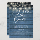 Rustikales Blue Wood String Lights Script Hochzeit Save The Date (Vorne/Hinten)